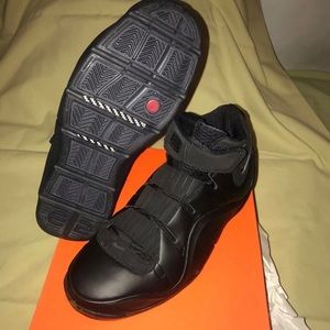 (Rare) Sz: 6.5 LeBron James #4 Sneakers